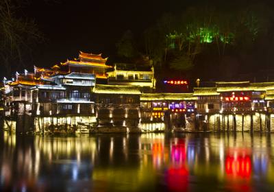 夜游鳳凰古城，感受別樣的古城美